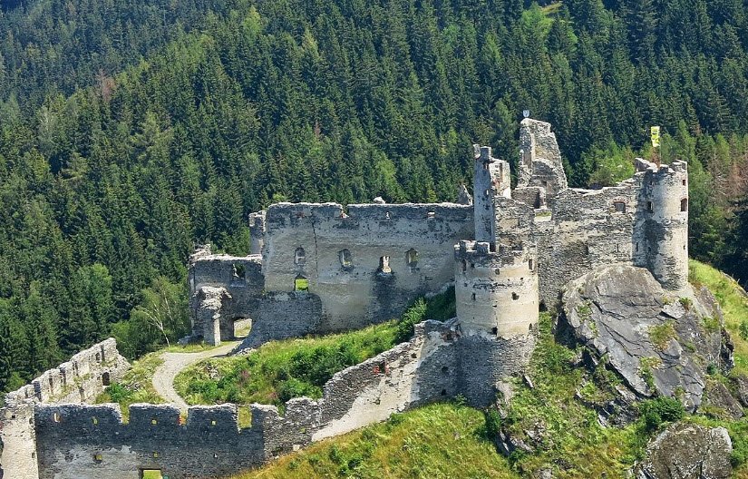 Burg Ruine Pikeroi, Austria, Austria
